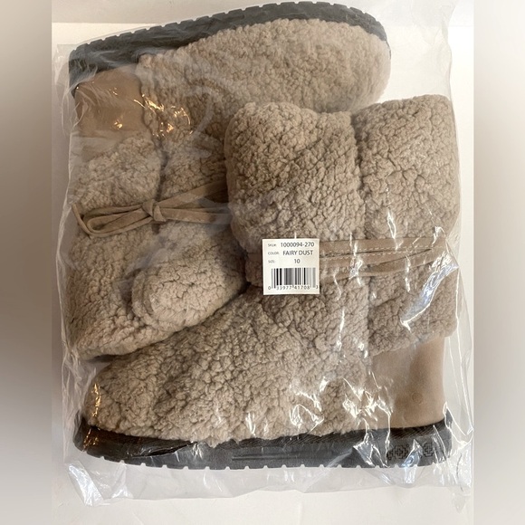 NWT Muk Luks Fairy Dust Boot.Cozy,Water Resistant Boot in Beige.Size 10 - Picture 2 of 7